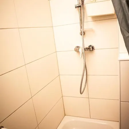 Fuer 3 Gaeste Mit Kostenlosen Parkplaetzen Und Lift